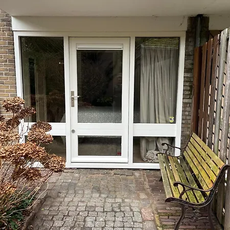 Cosy Garden Riverhouse Konukevi Ouderkerk aan de Amstel