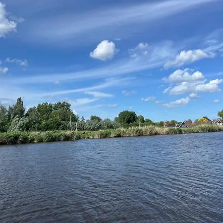 Cosy Garden Riverhouse Konukevi 3*