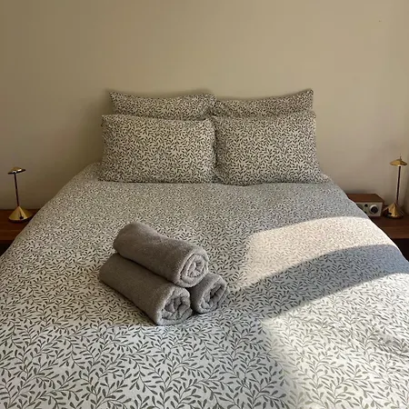 Cosy Garden Riverhouse