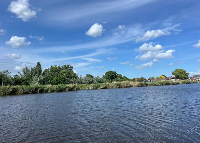 Cosy Garden Riverhouse Konukevi 3*