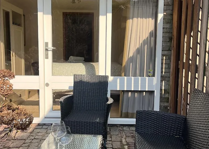 Cosy Garden Riverhouse Gasthuis