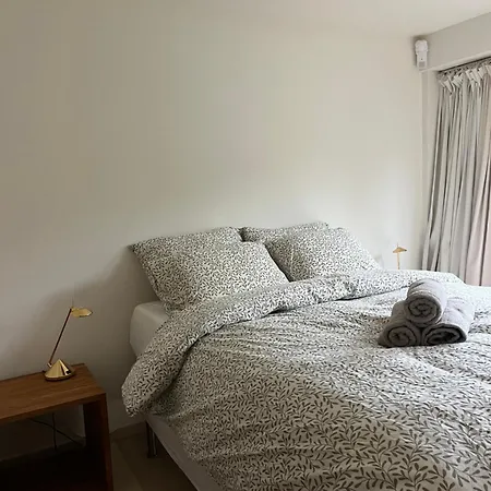 Cosy Garden Riverhouse 招待所